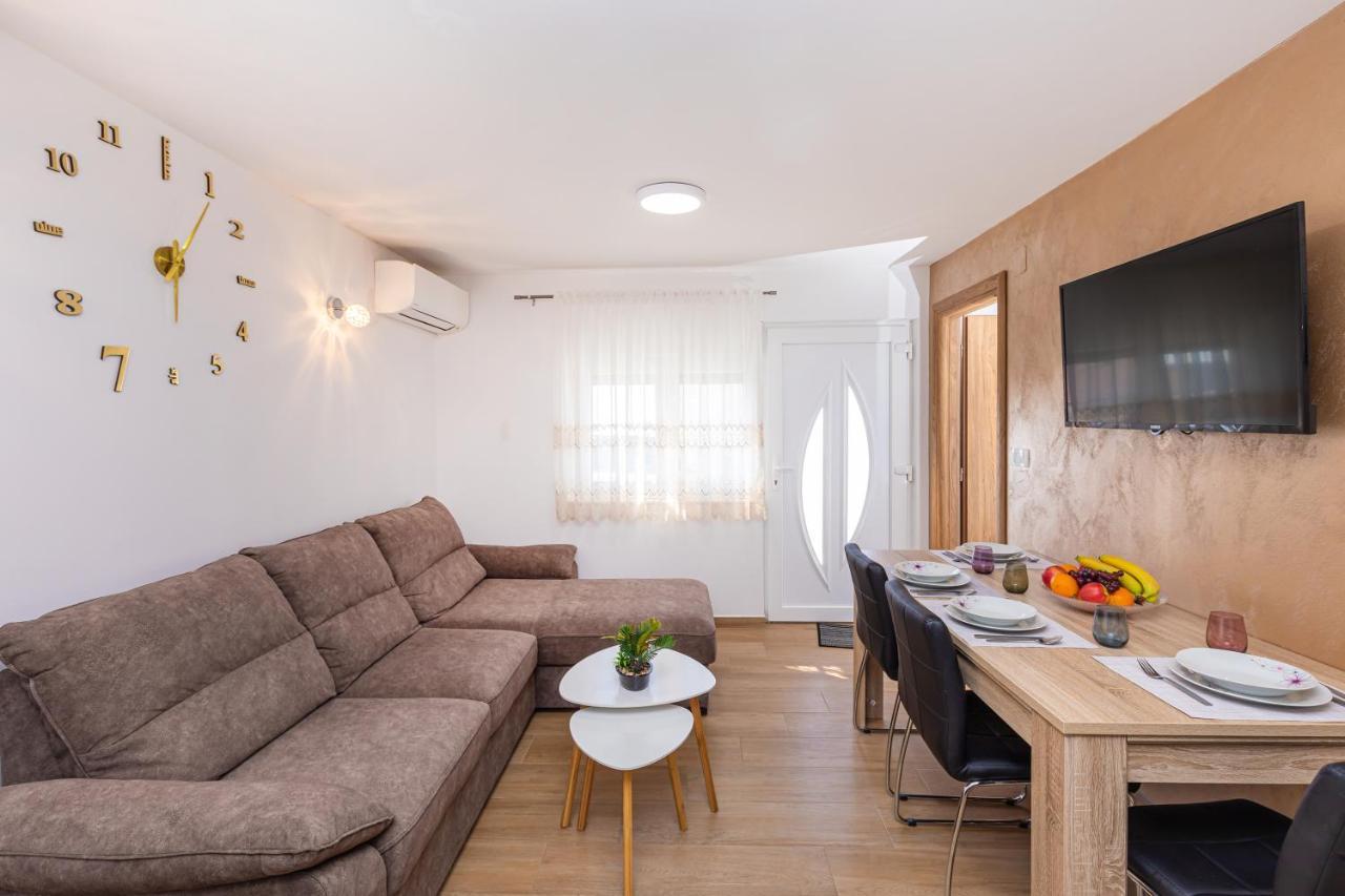 קאבטאט Apartments Sweet And Cozy מראה חיצוני תמונה